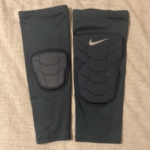 Nike Pro Combat Arm and Knee Sleeve Combo Navy Blue